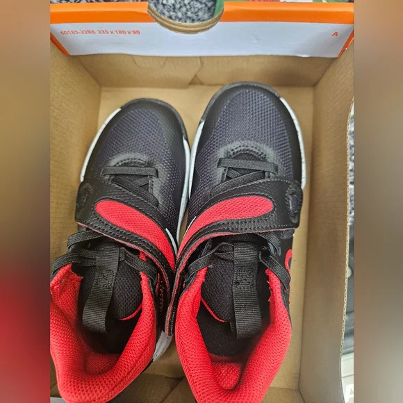 New Nike Toddler Size 11c - Picture 3 of 4